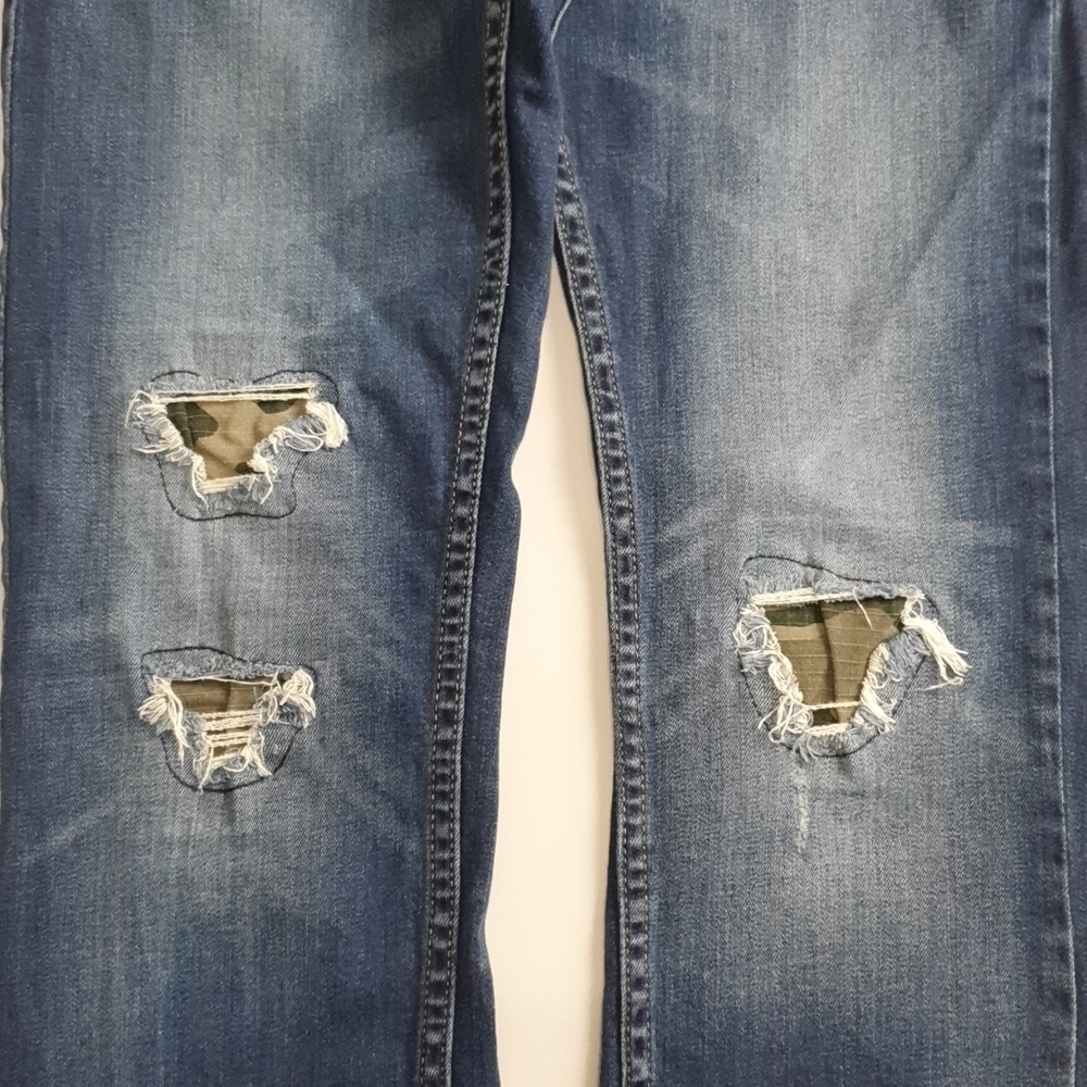 Levi's 511 Classic Slim Fit Patch Jeans - Picture 9 of 11